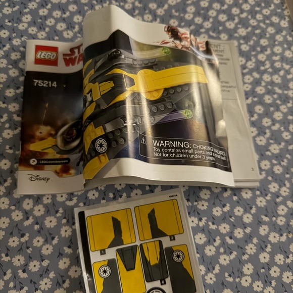 Retired LEGO Star Wars Anakin's Jedi Starfighter - Yellow and Black - Picture 7 of 7